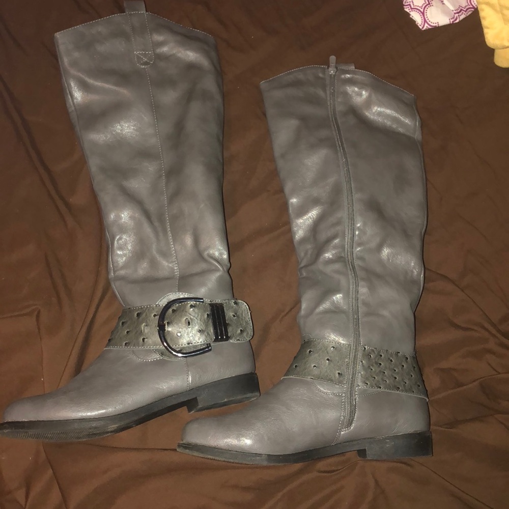 Combat boots